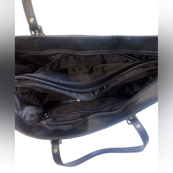 Michael Kors Large Voyager LOVE Tote - Picture 11 of 12